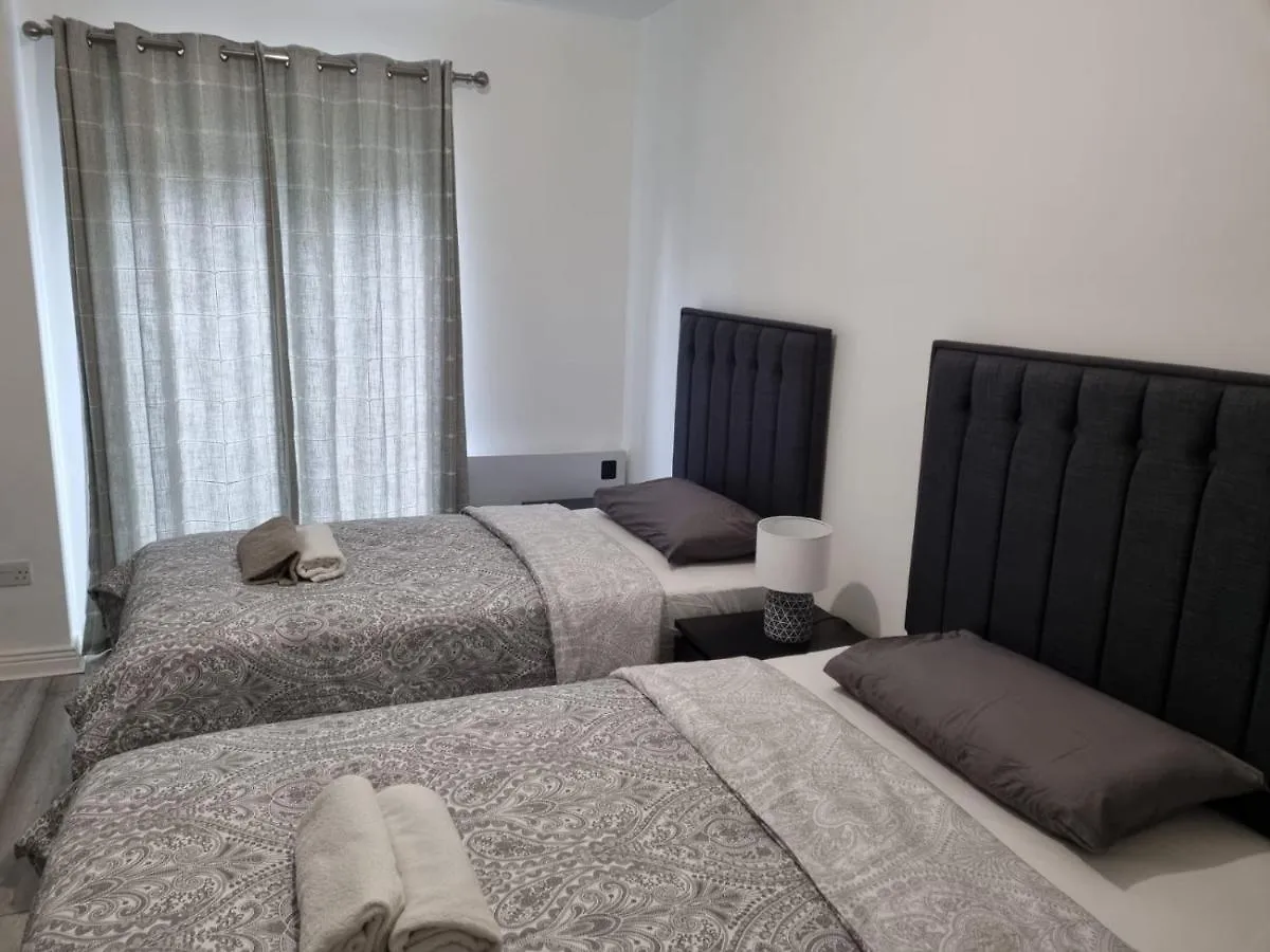 Modern Apartment Good Distance From Dublin City And Airport 4People